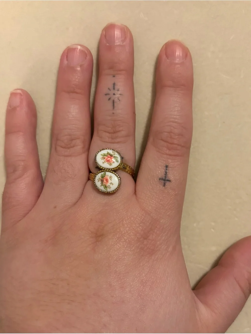 Vintage Sarah Coventry Sweet Briar Porcelain Rose Ring Adjustable- Cottagecore - Picture 2 of 9